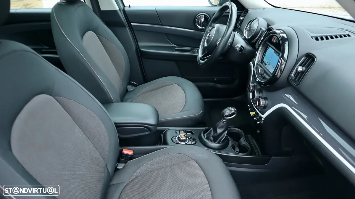 MINI Countryman Cooper SE ALL4 Auto - 26