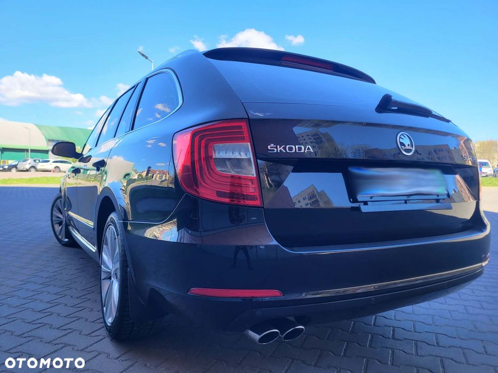 Skoda Superb 2.0 TDI Green tec Elegance - 22
