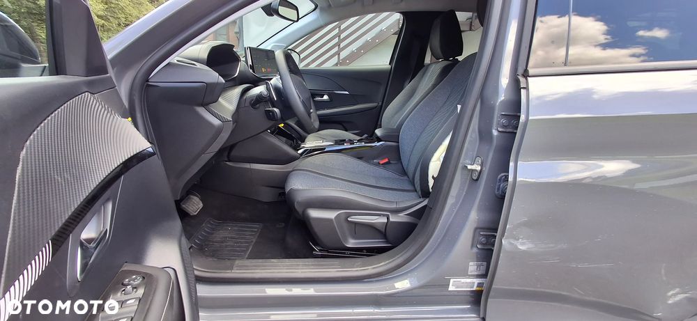Peugeot 208 PureTech 100 EAT8 Allure - 21