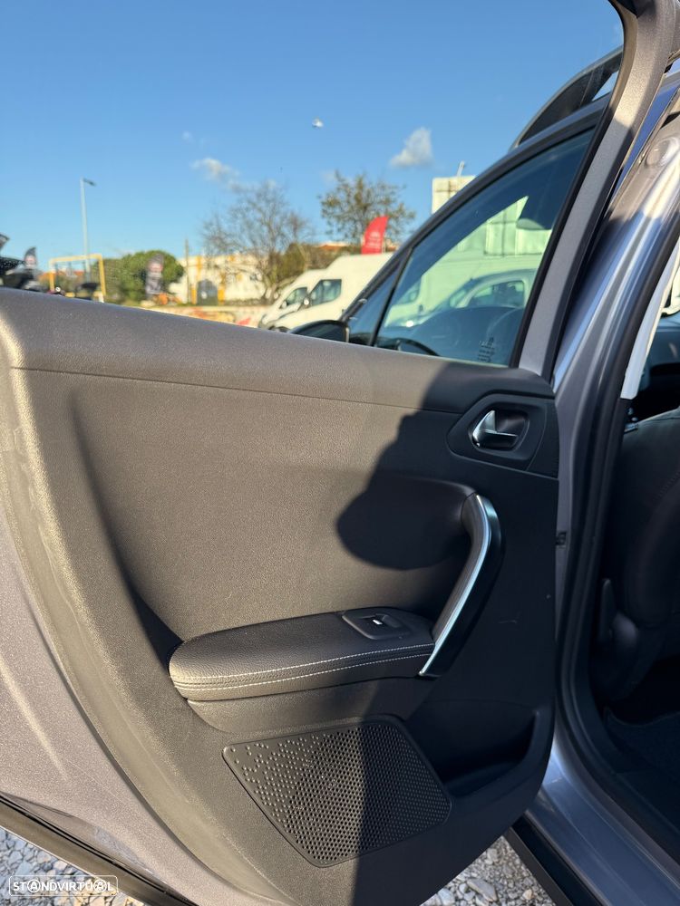 Peugeot 2008 PureTech 130 Stop&Start Allure - 29