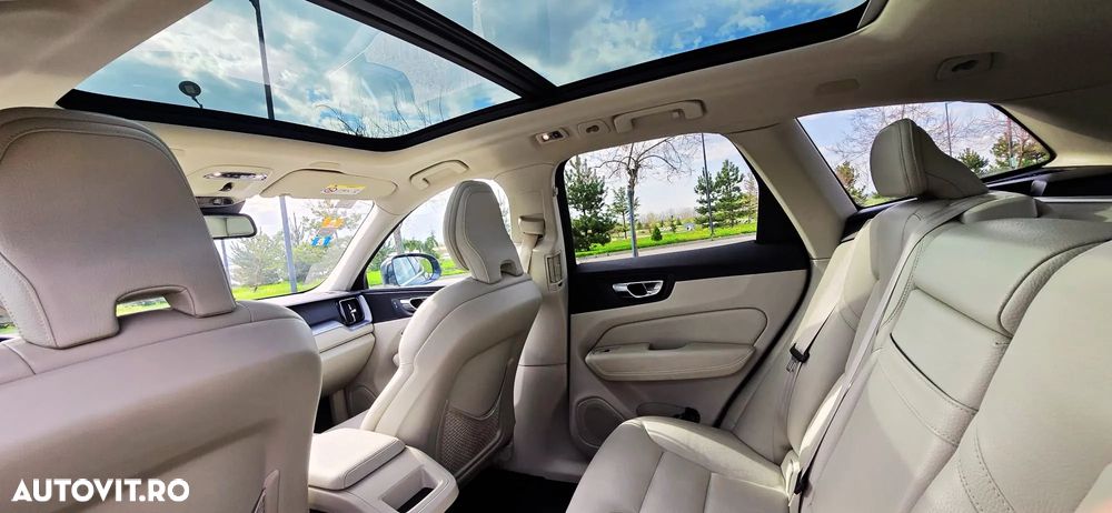 Volvo XC 60 T8 Twin Engine AWD Momentum - 10