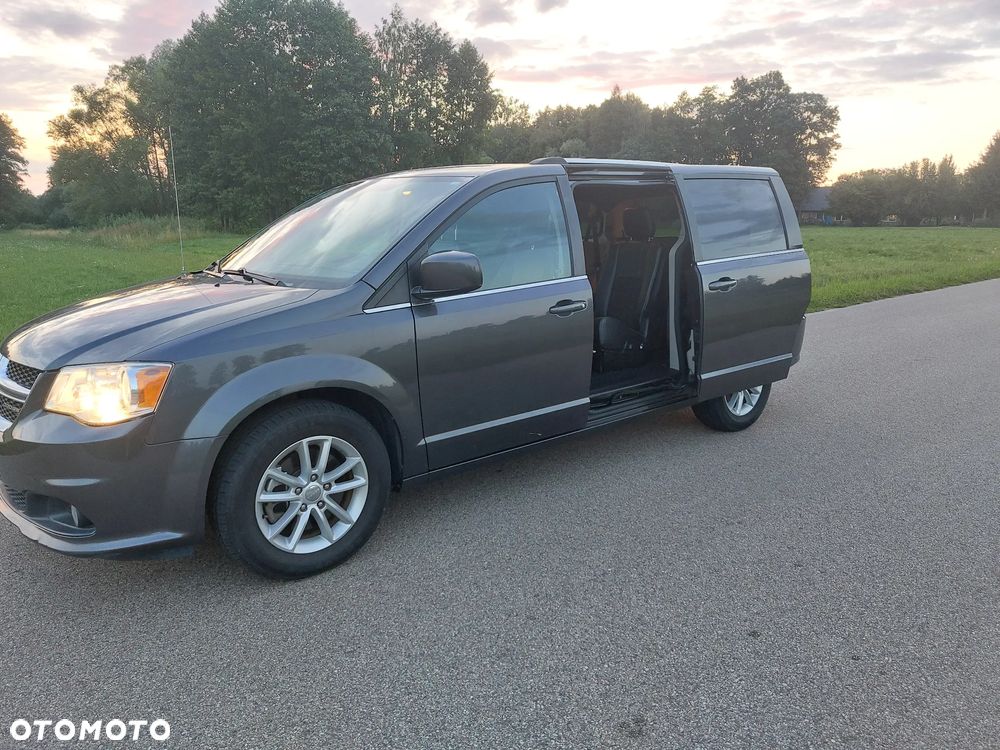 Dodge Grand Caravan - 8