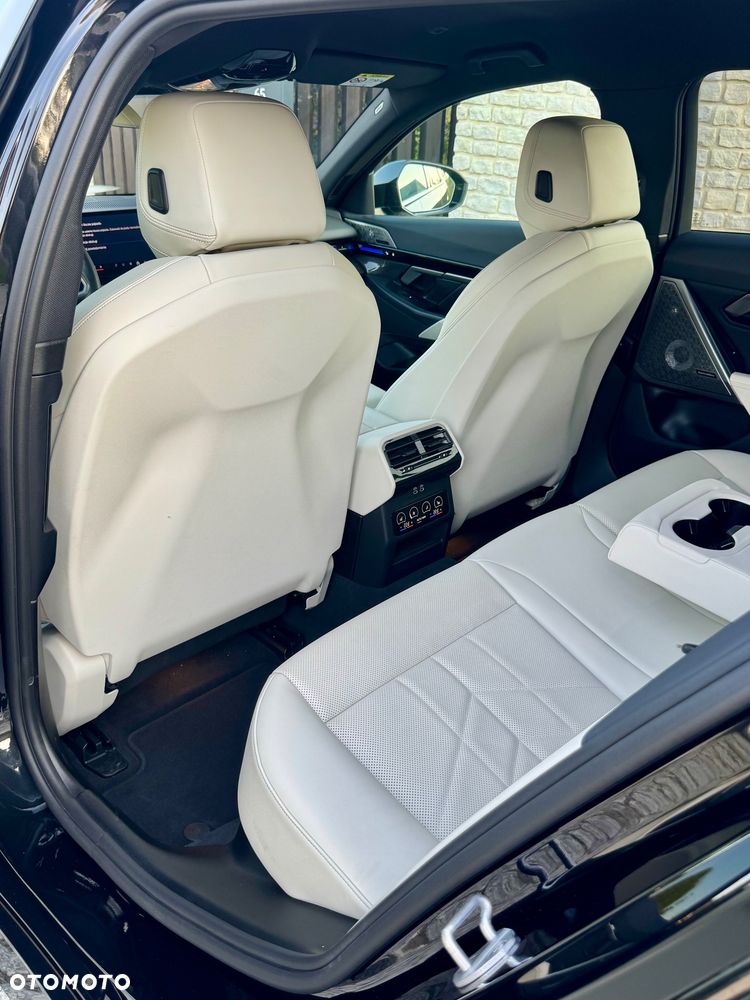 BMW Seria 5 520d xDrive mHEV M Sport - 26