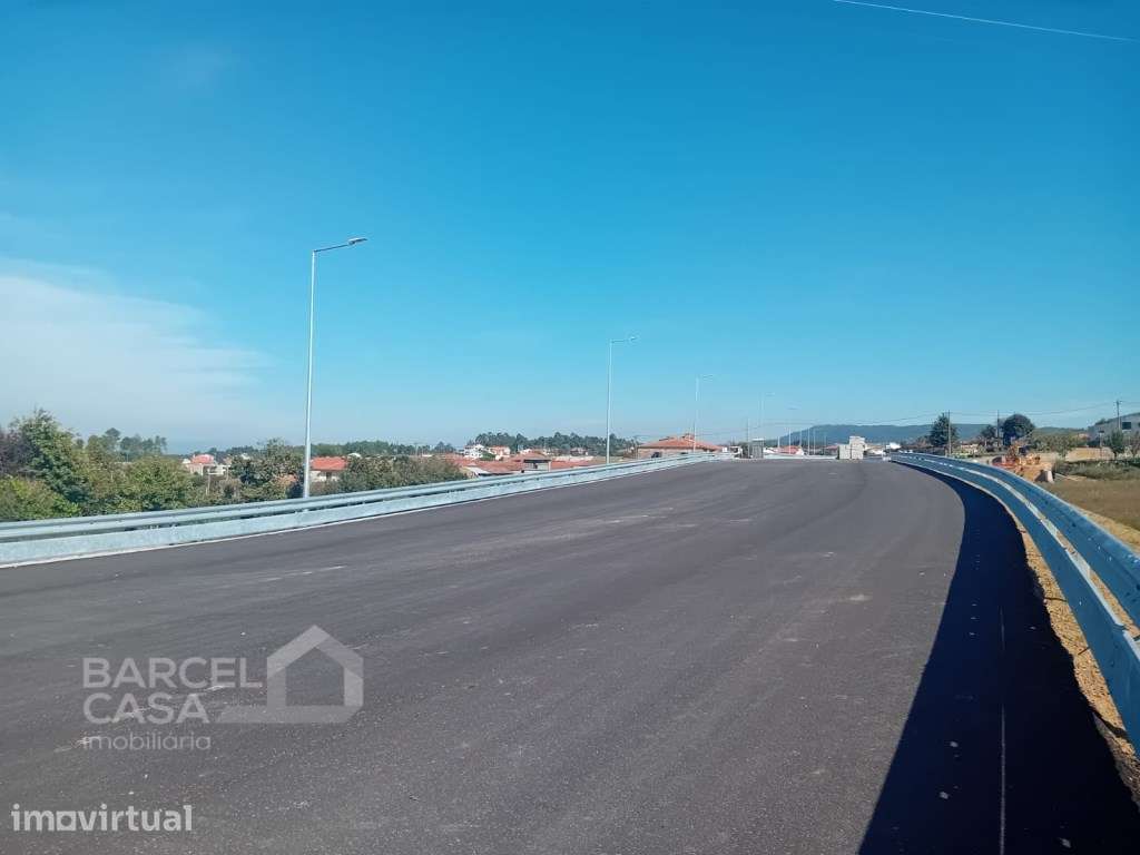 Terreno de construção em Rio Covo (Santa Eugénia) - Barcelos - Grande imagem: 2/5