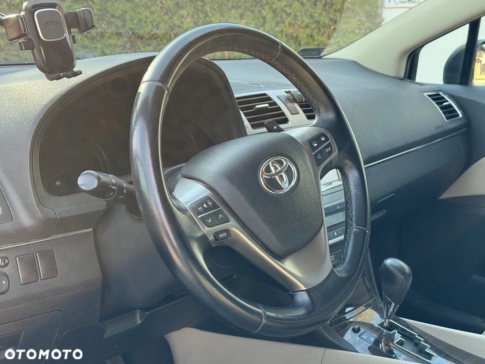 Toyota Avensis - 14