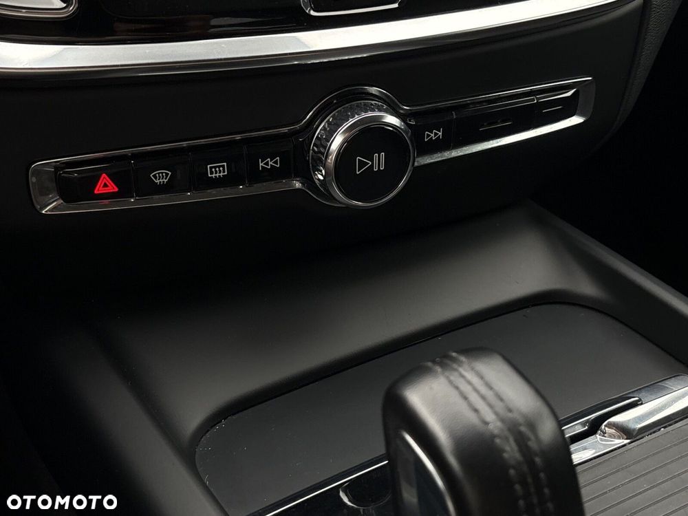 Volvo V60 B4 D Momentum Pro - 17