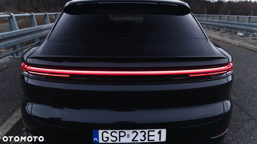 Porsche Cayenne - 25