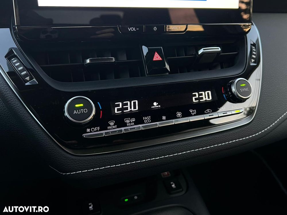 Toyota Corolla Sedan 1.8 HSD Dynamic - 15