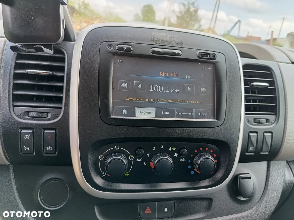 Renault Trafic L2H1 1.6 diesel 140kM 2014rok WEBASTO, CZUJNIKI PARKOWANIA, HAK, BAGAŻNIK DACHOWY, drzwi przesuwne z obu stron, stan BDB, BEZWPADKOWY! - 31