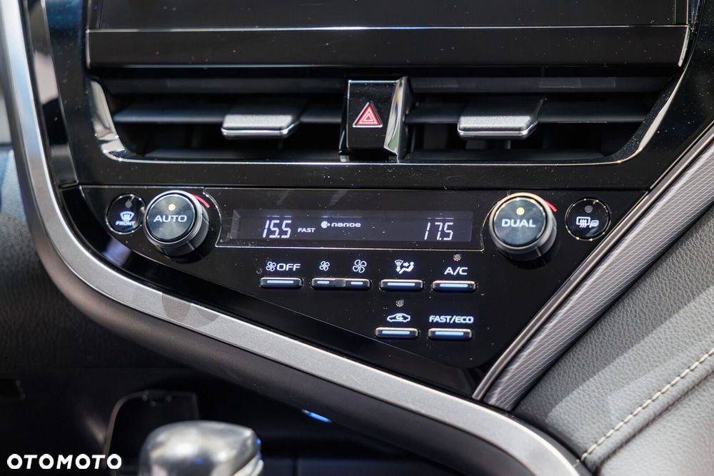 Toyota Camry 2.5 Hybrid Prestige CVT - 30