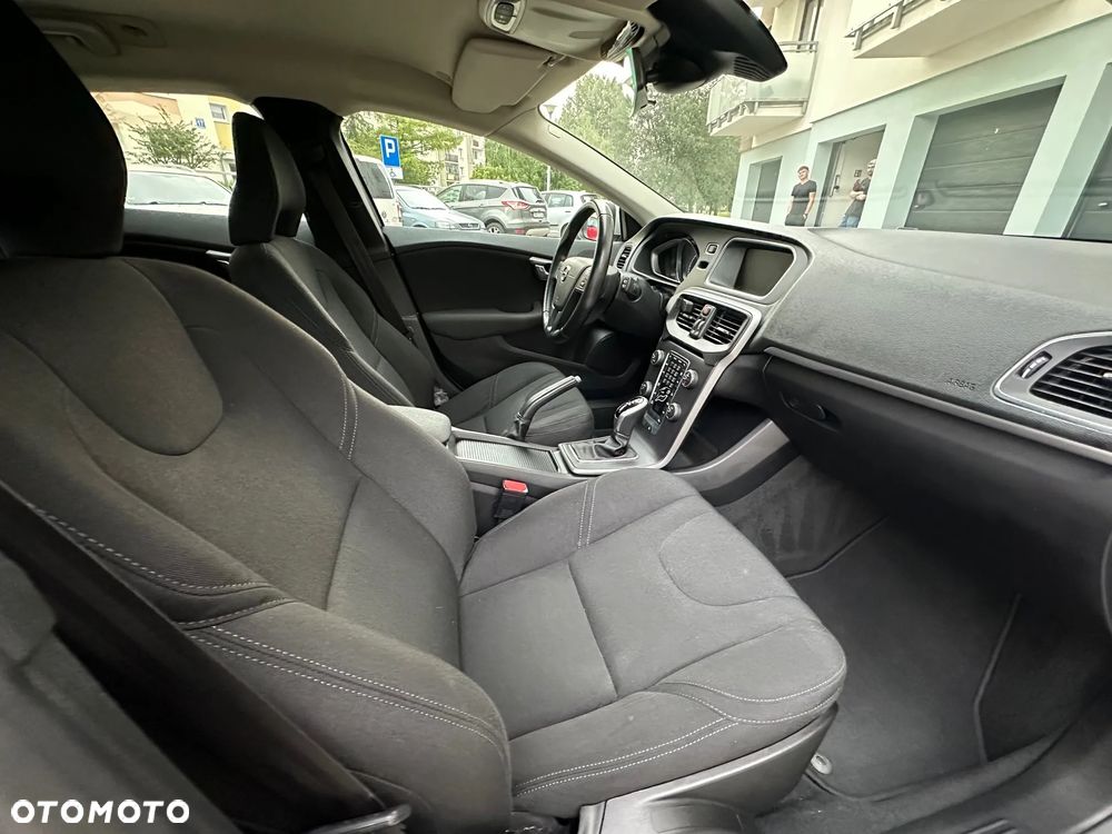 Volvo V40 D3 Drive-E R-Design Kinetic - 18