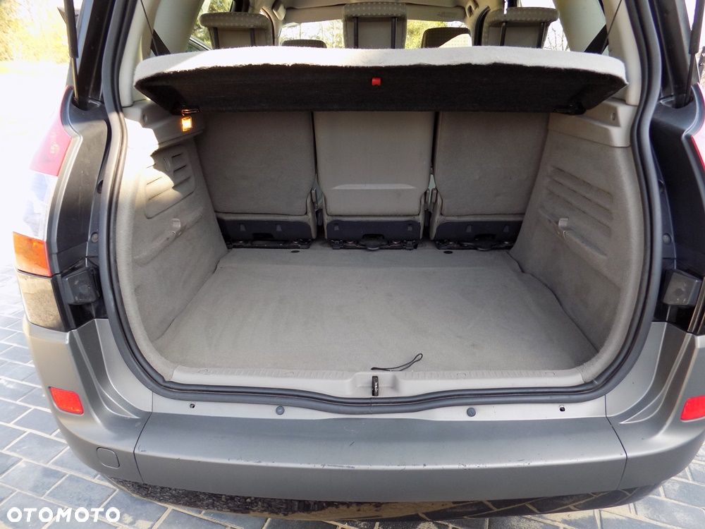 Renault Scenic 1.6 16V Luxe Privilege - 30