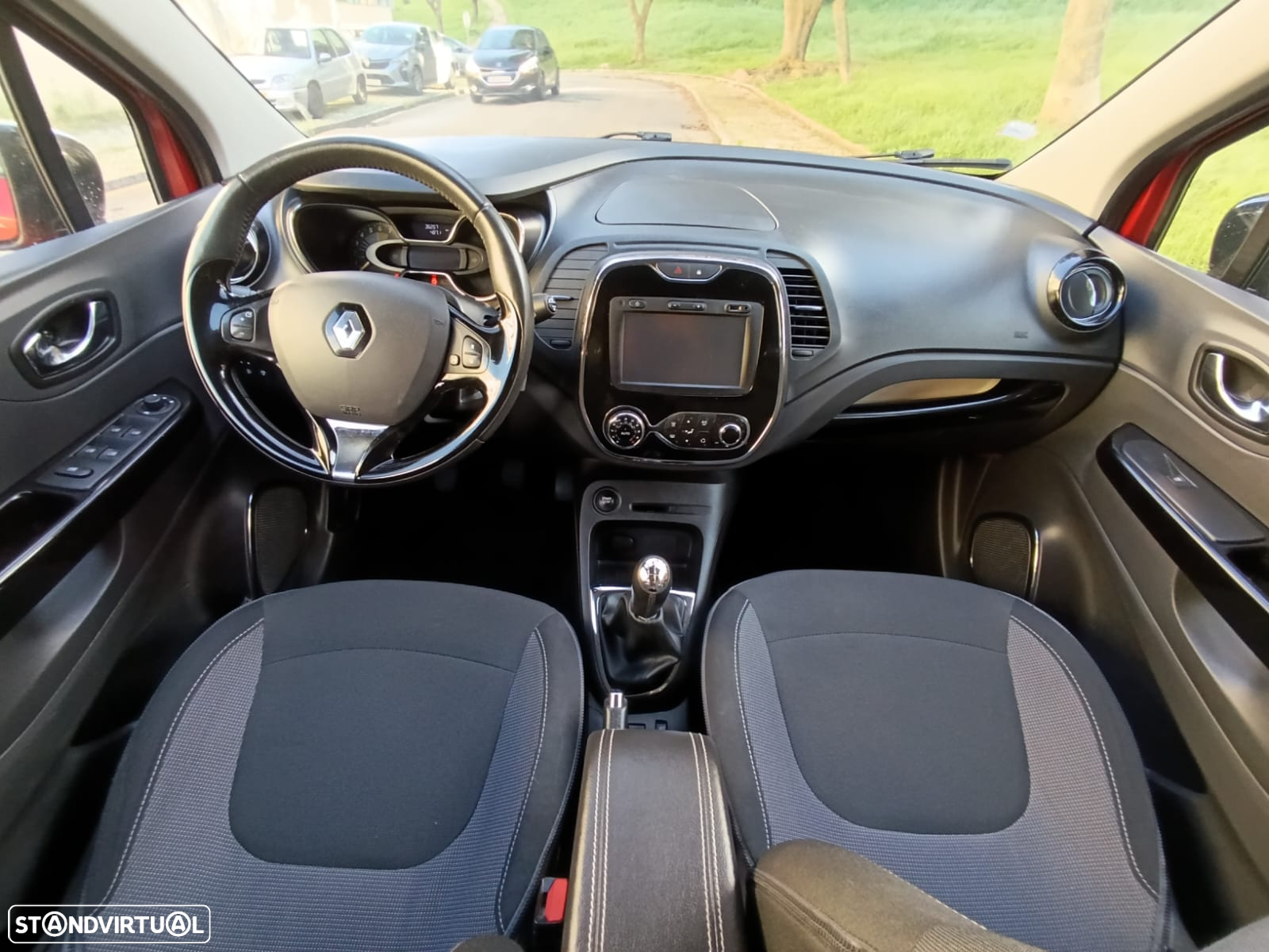 Renault Captur 0.9 TCE Exclusive - 17