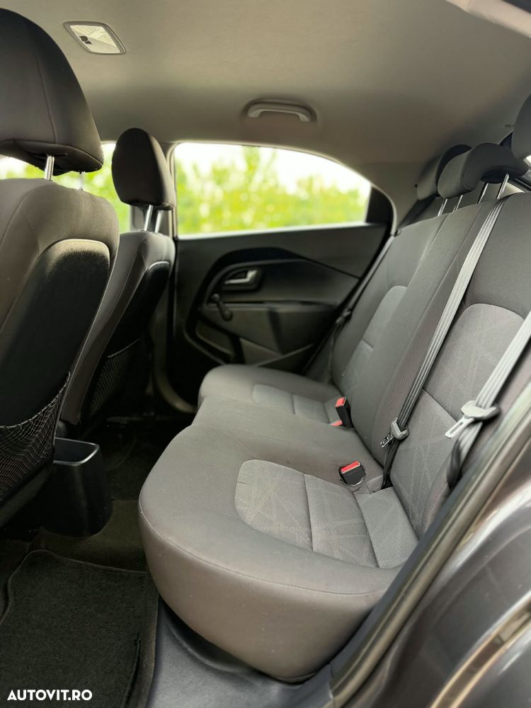 Kia Rio - 9