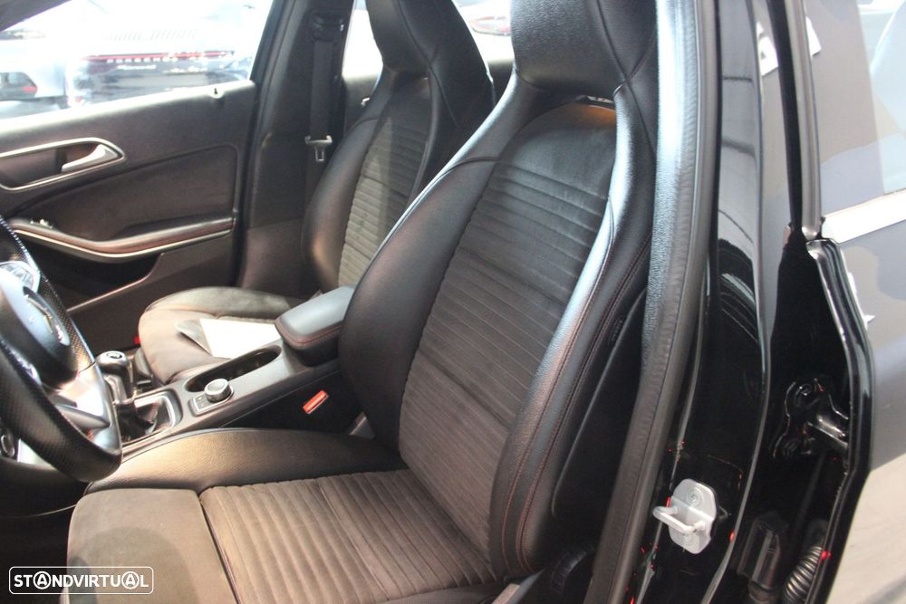 Mercedes-Benz A 180 d AMG Line - 24