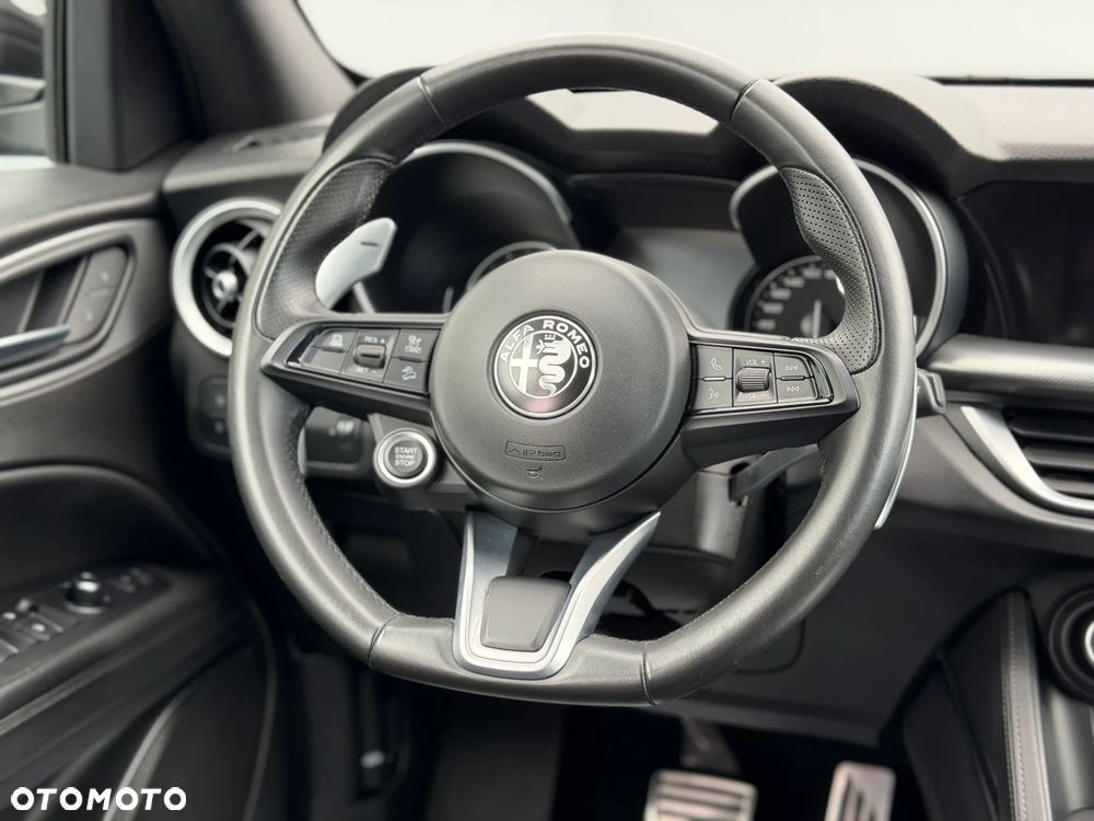 Alfa Romeo Stelvio 2.0 Turbo Q4 - 32