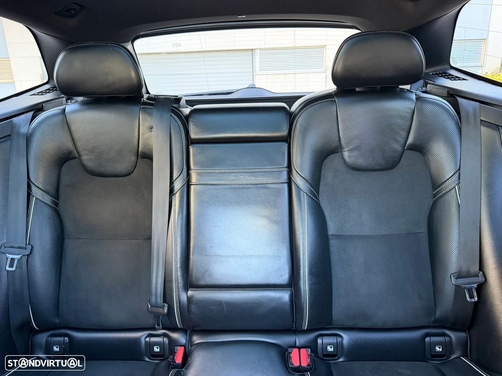 Volvo XC 60 2.0 D4 R-Design AWD Geartronic - 28