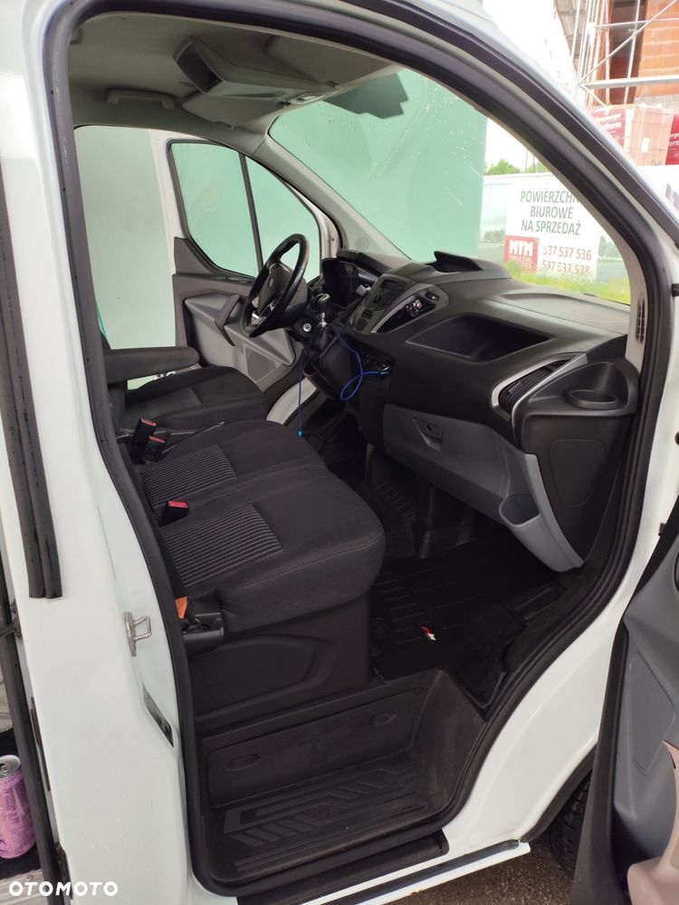 Ford TRANSIT CUSTOM - 11