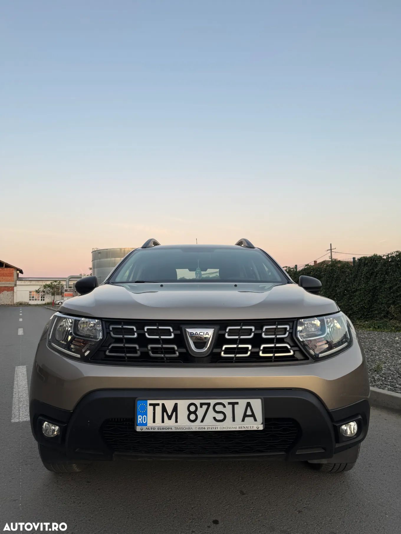 Dacia Duster TCe 100 Essential - 1