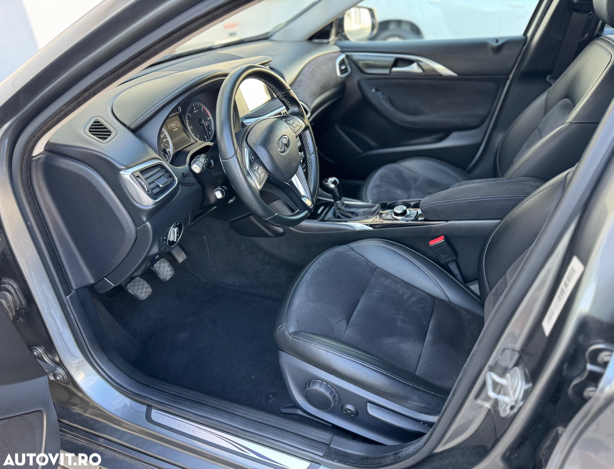 Infiniti Q30 1.5d Premium Tech - 6