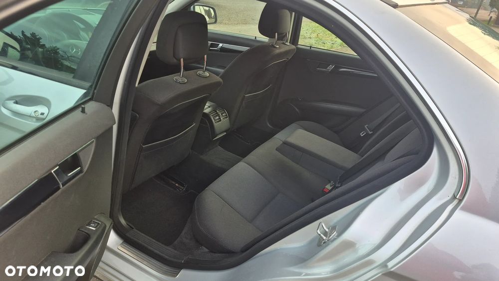 Mercedes-Benz Klasa C 220 CDI DPF Automatik - 26