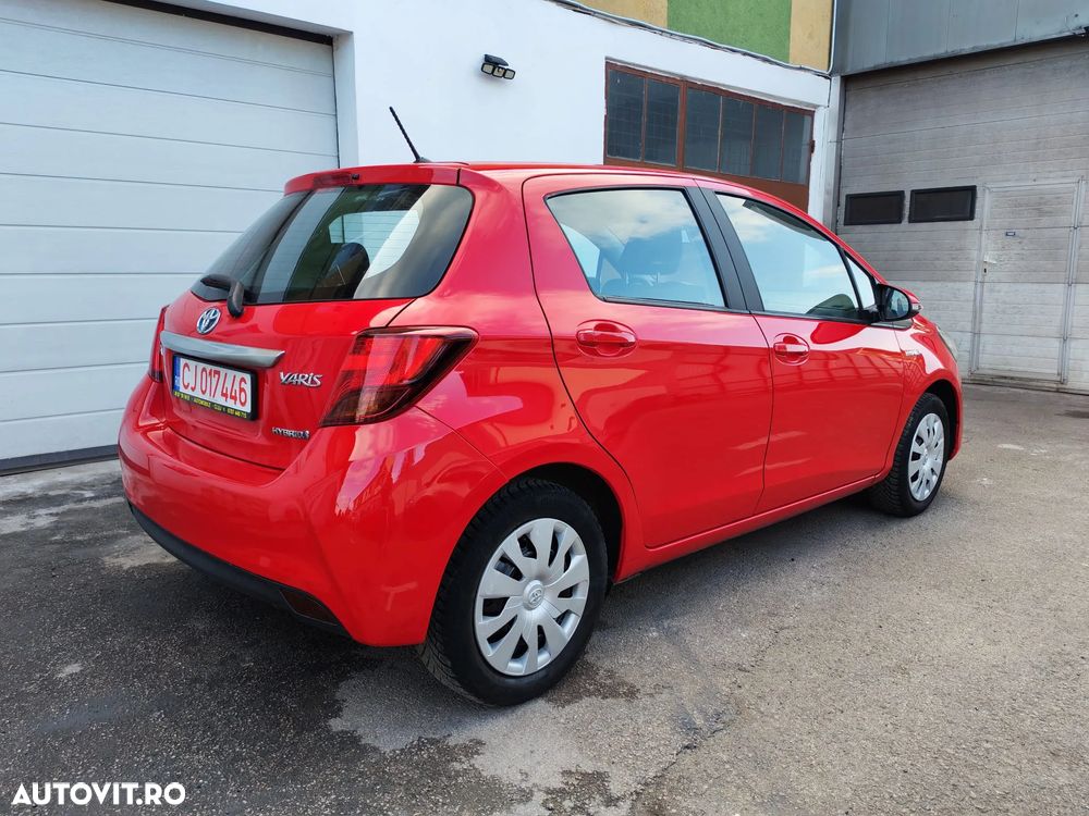 Toyota Yaris 1.5 VVT-i HSD Sol - 4
