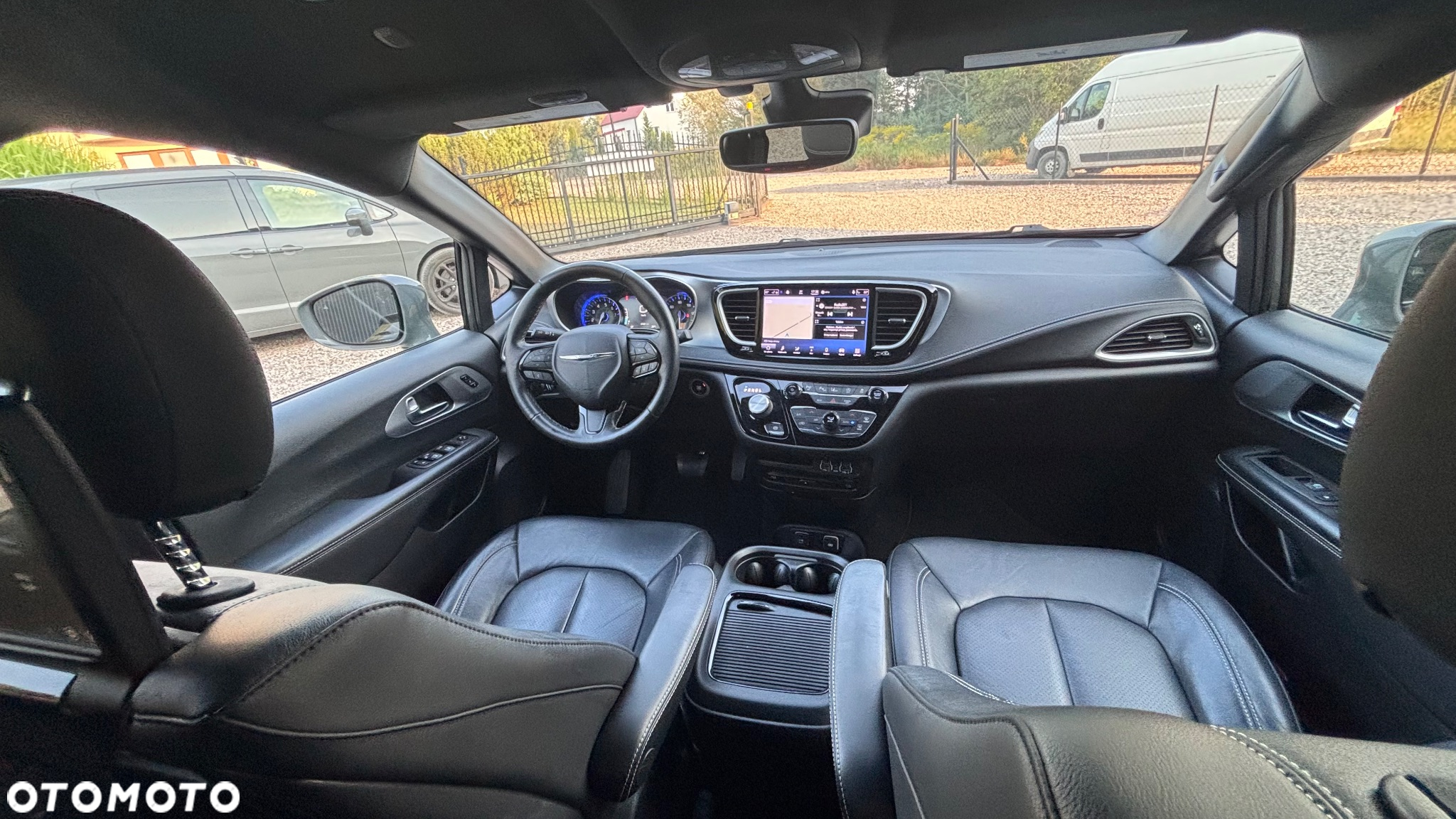 Chrysler Pacifica - 25