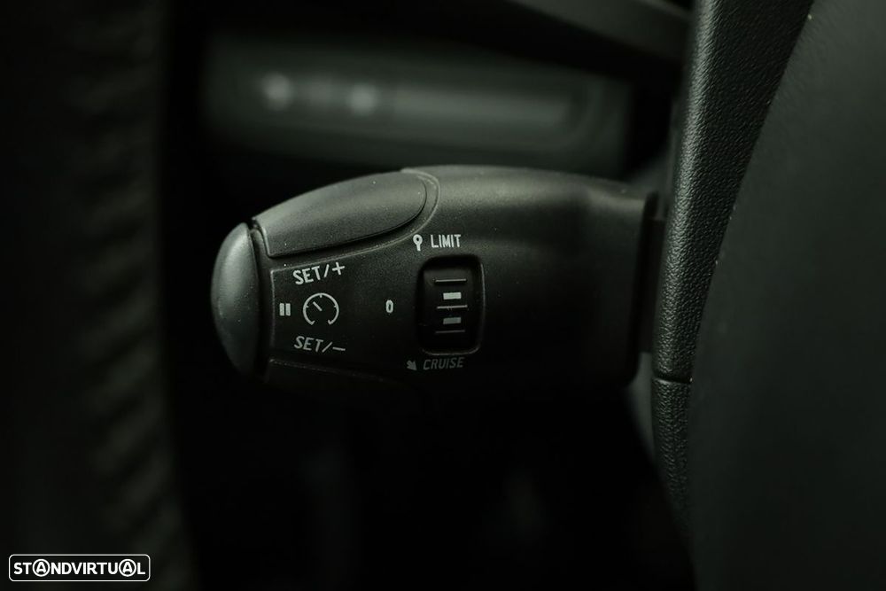 Peugeot 2008 1.2 PureTech Signature - 15