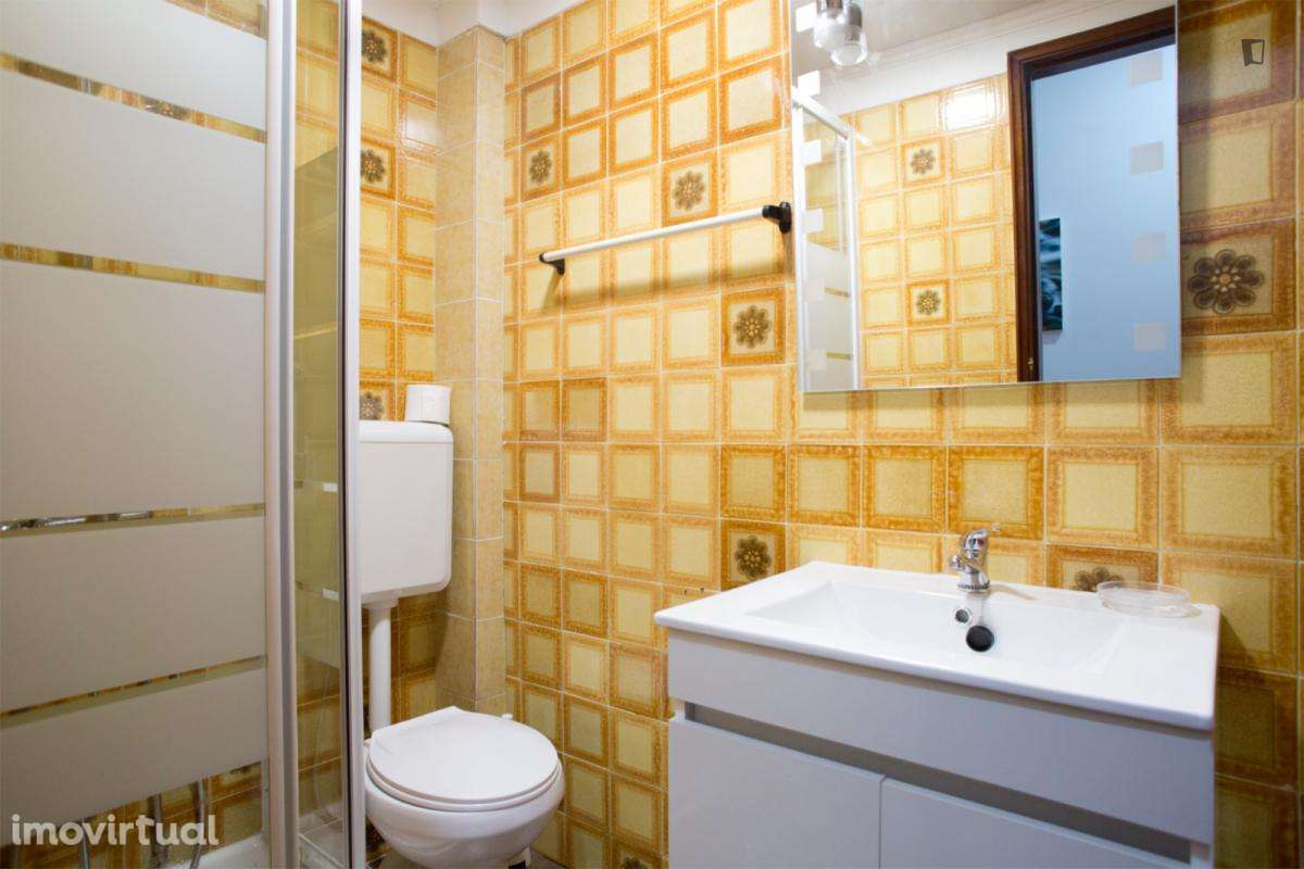 Quarto - localizado em Pontinha Lisbon - Grande imagem: 5/14