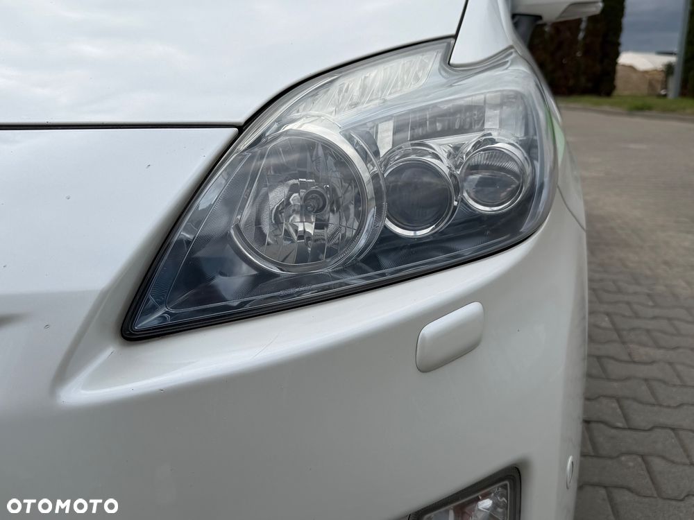 Toyota Prius 1.8 HSD Prestige - 31