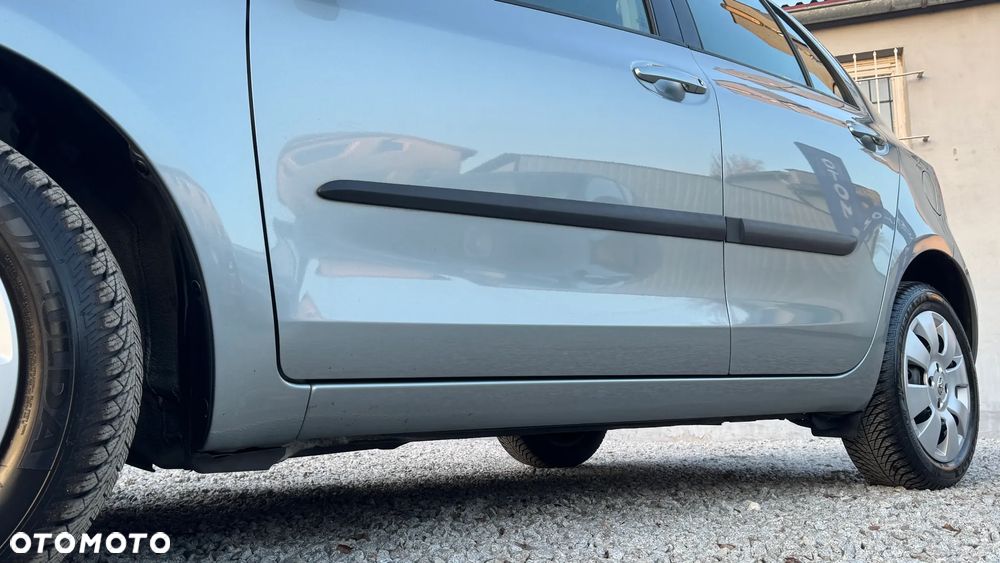 Toyota Yaris 1.3 Sol - 25