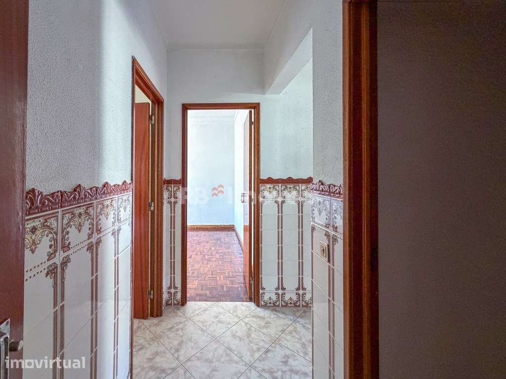 Apartamento T3 no Entroncamento Espaçoso e bem localizado - Grande imagem: 5/27