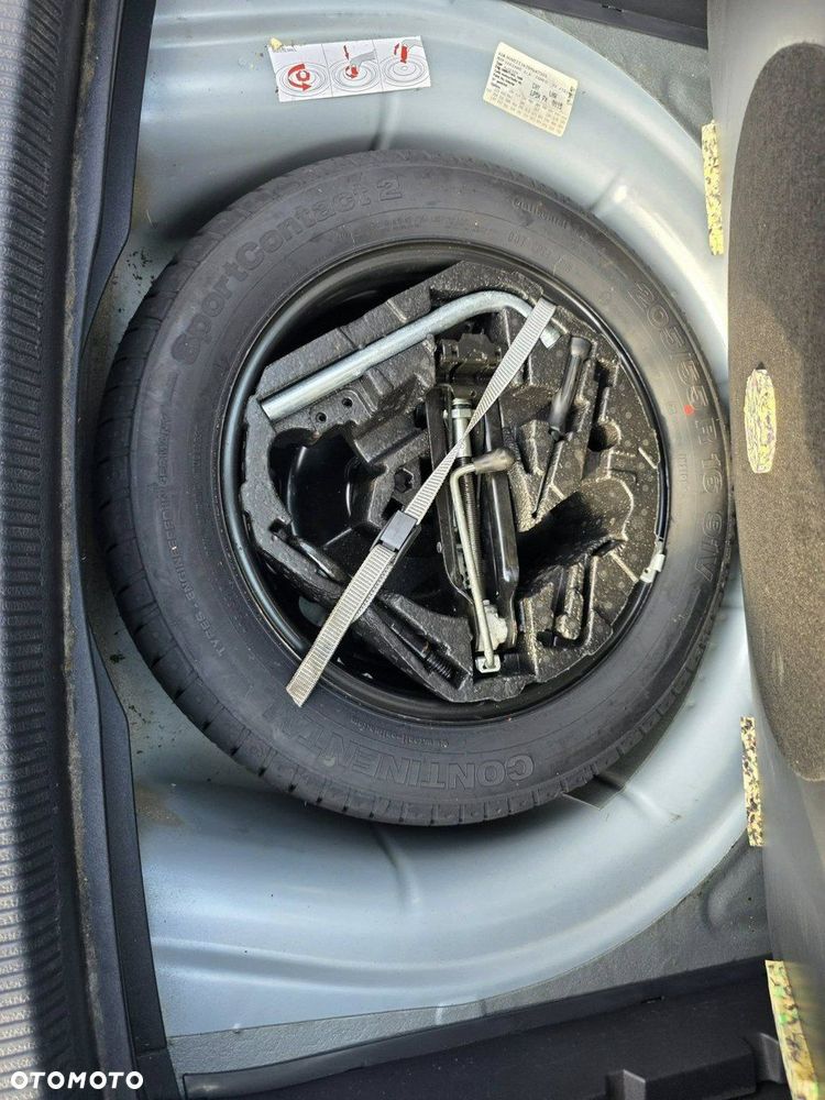 Volkswagen Golf Variant 1.6 TDI DPF BlueMotion Technology Trendline - 29