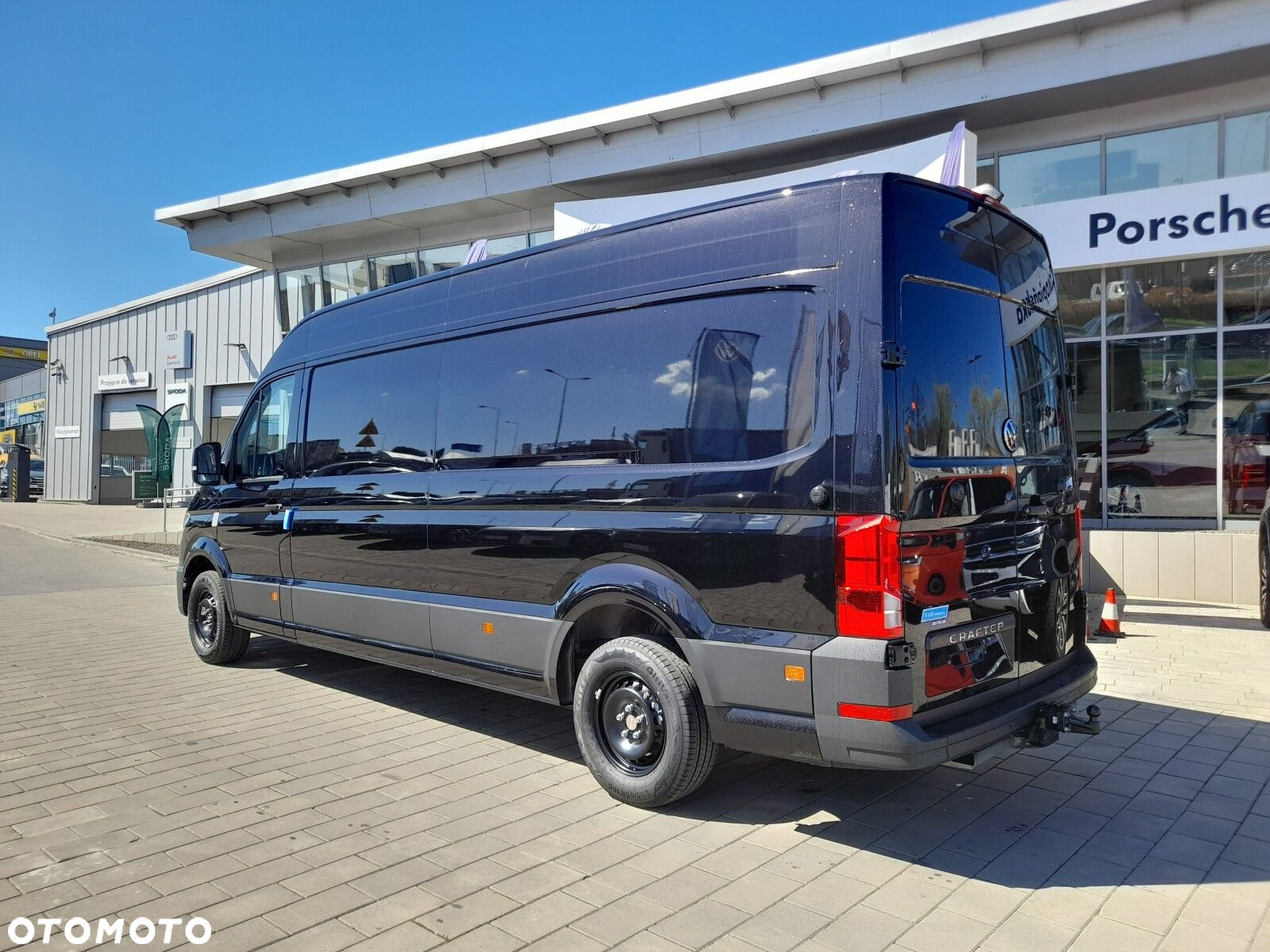 Volkswagen Crafter 35 2.0 TDI L4H3 4490 177KM AUTOMAT - 3