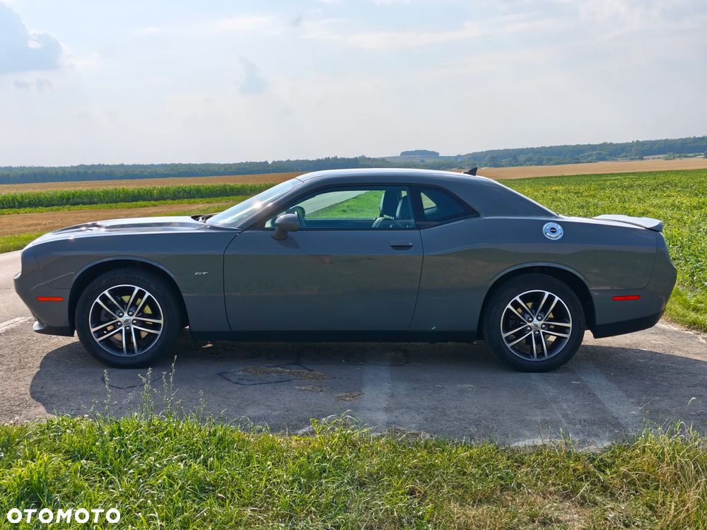 Dodge Challenger - 7