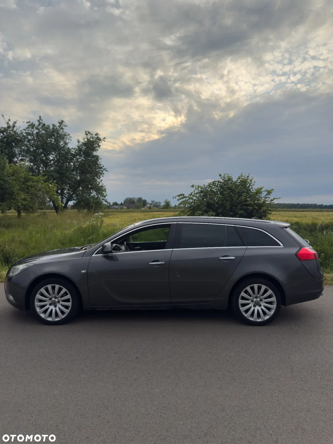 Opel Insignia 2.0 Turbo Sports Tourer 4x4 Automatik Cosmo - 7