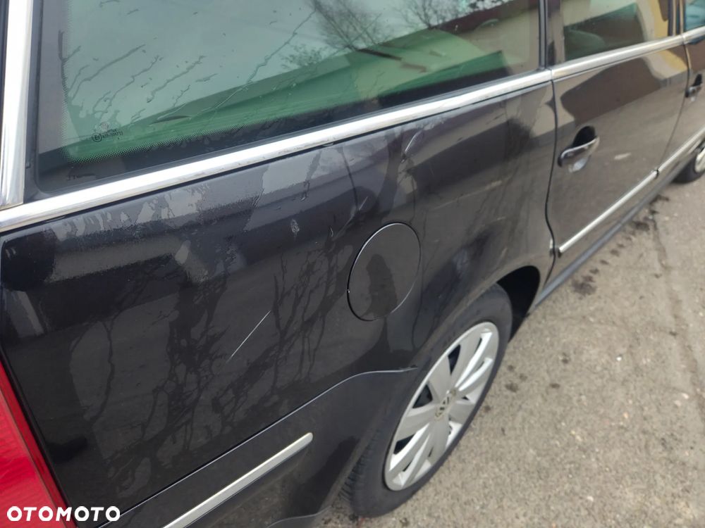 Volkswagen Passat 1.9 TDI 4Mot Highline - 11