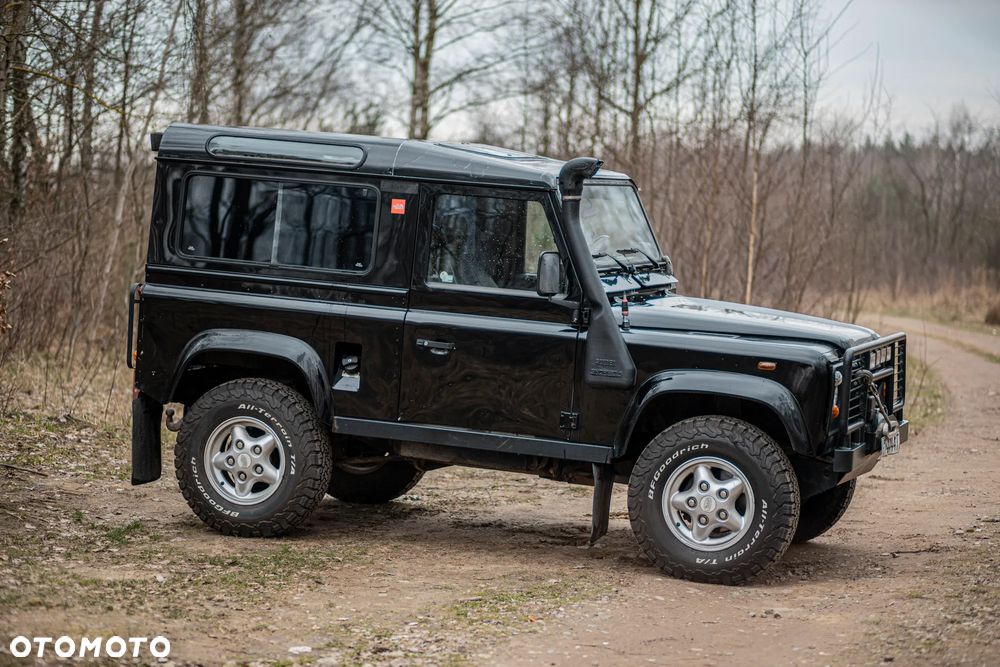 Land Rover Defender - 2