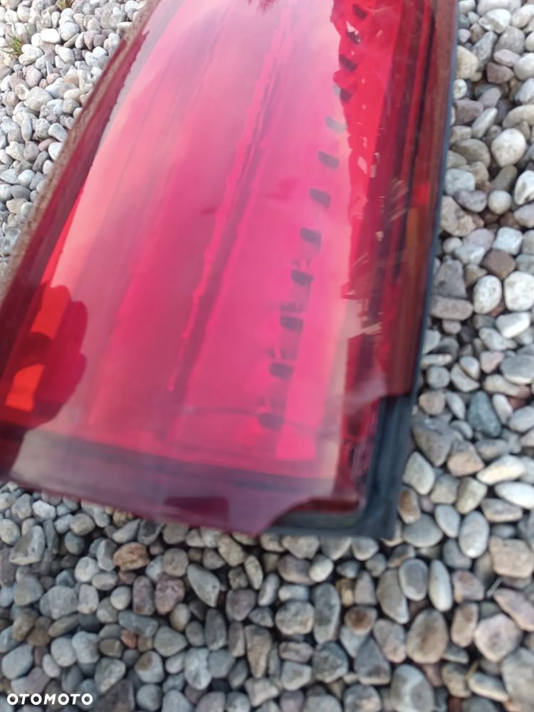 2008-2011 CADILLAC LAMPA TYŁ TYLNA PRAWA - 2