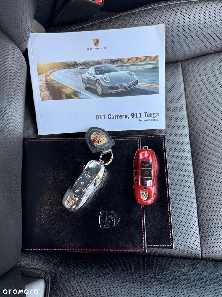 Porsche 911 Carrera 4S - 26