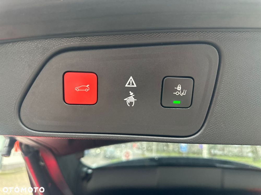 Peugeot 3008 1.6 PureTech Hybrid4 PHEV GT Pack S&S EAT8 - 32