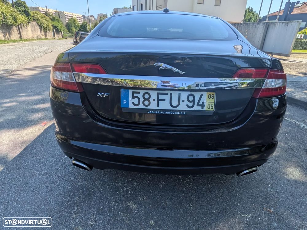 Jaguar XF 2.7 D V6 Premium Luxury - 7