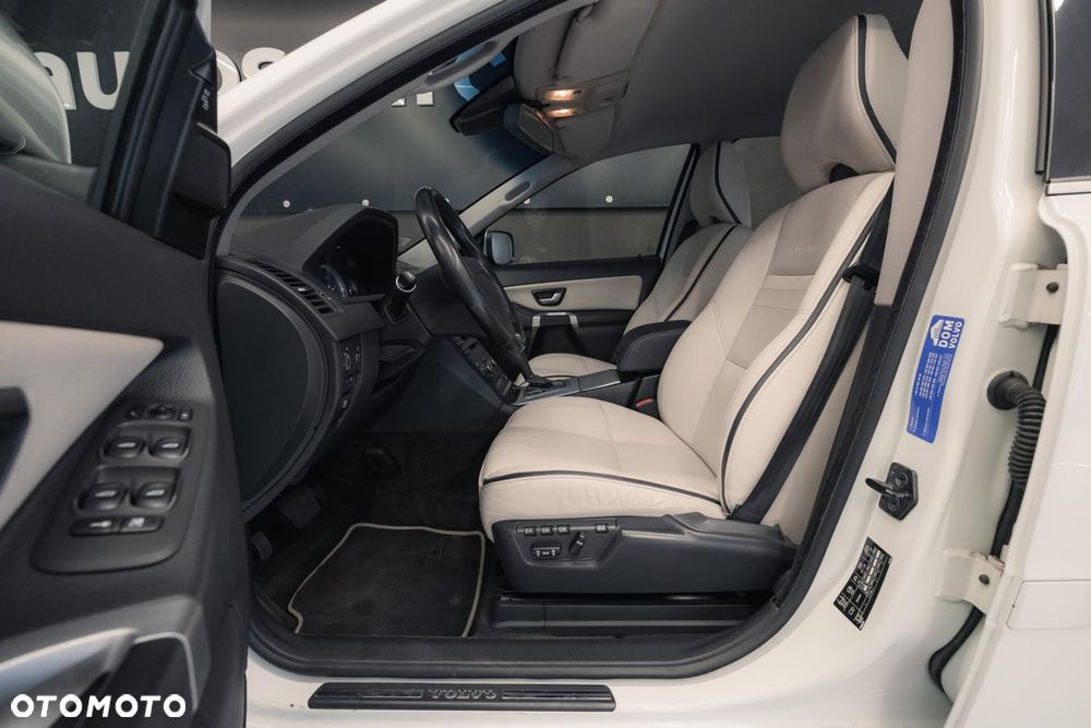 Volvo XC 90 D5 AWD R-Design - 32