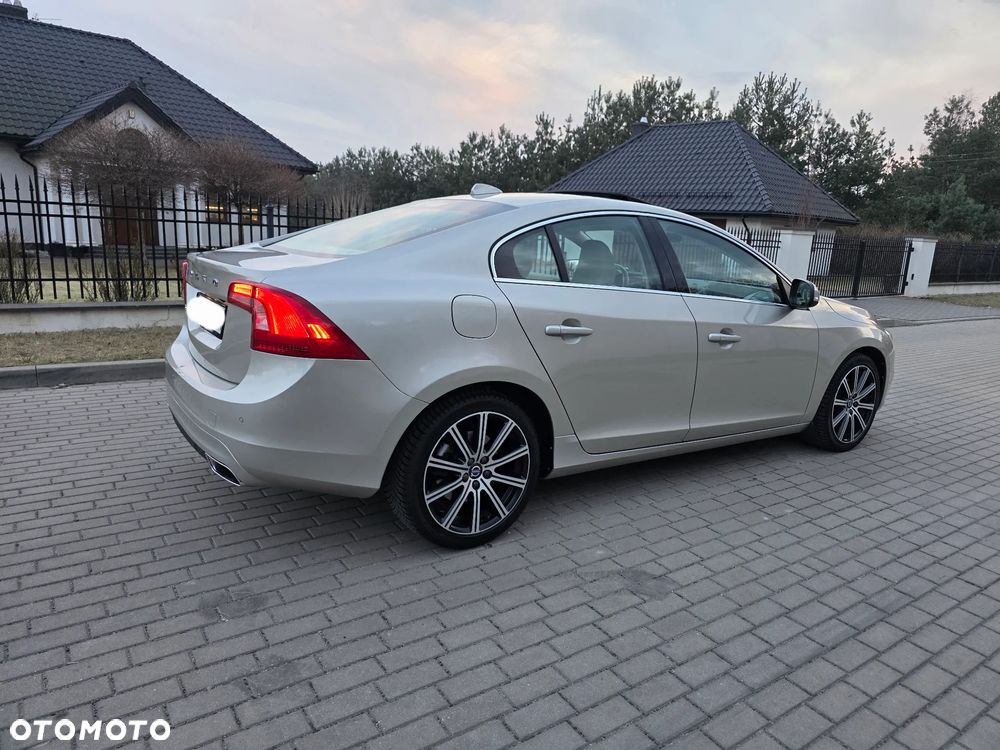 Volvo S60 D4 Geartronic Summum - 16