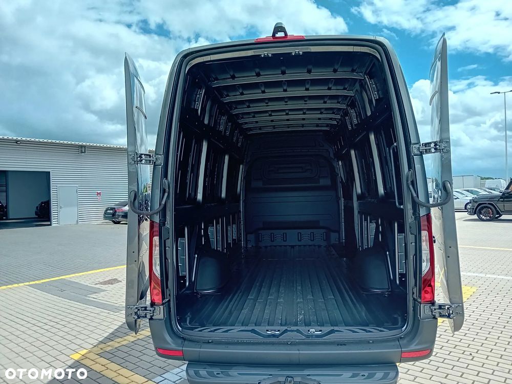 Mercedes-Benz Sprinter - 12