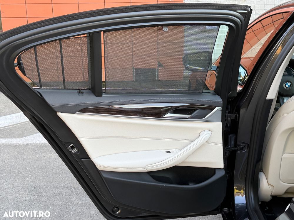 BMW Seria 5 530e Aut. Luxury Line - 24