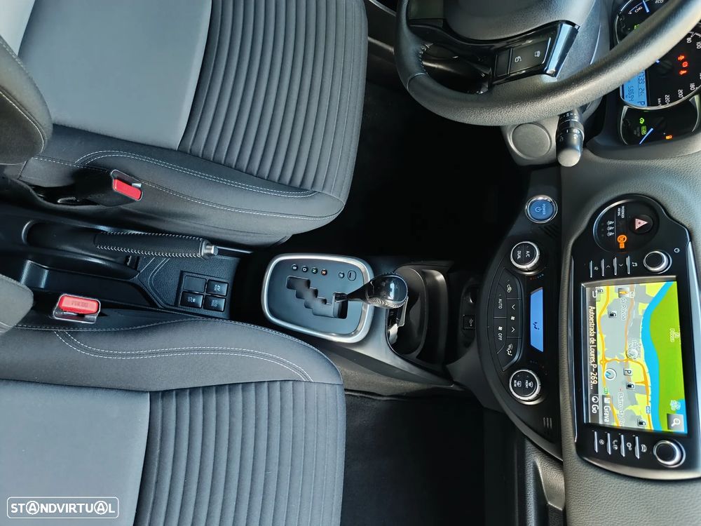 Toyota Yaris 1.5 HSD Comfort+Navi - 21