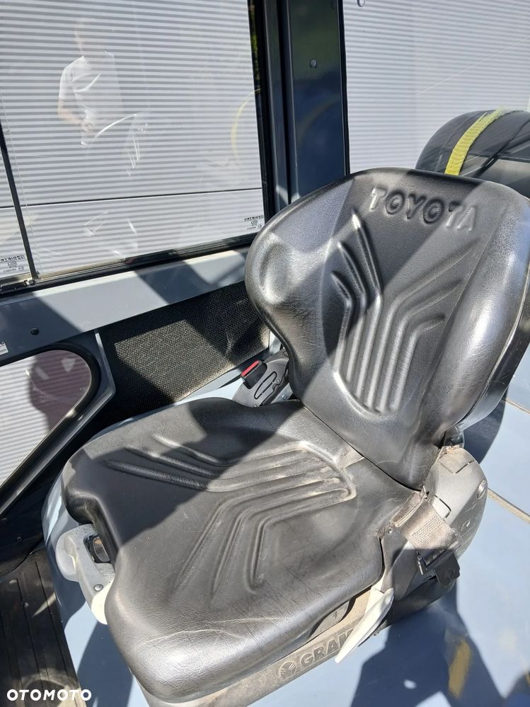Toyota 02-8FGKF20 - 8