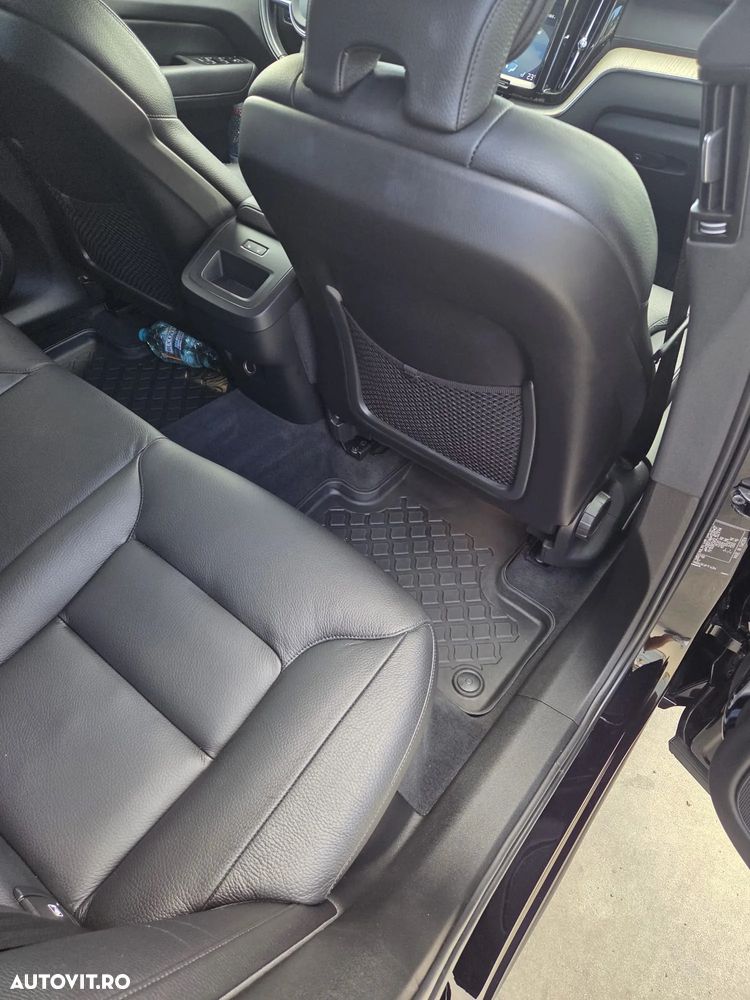 Volvo XC 60 B4 MHEV AWD Inscription - 12