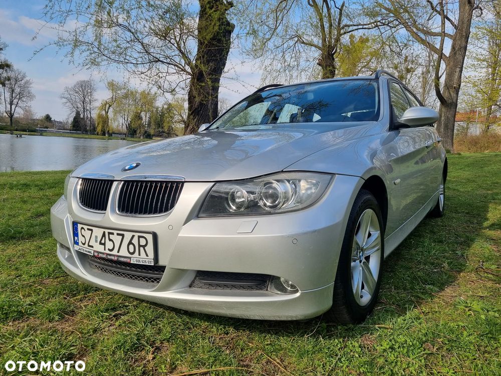 BMW Seria 3 318i - 4